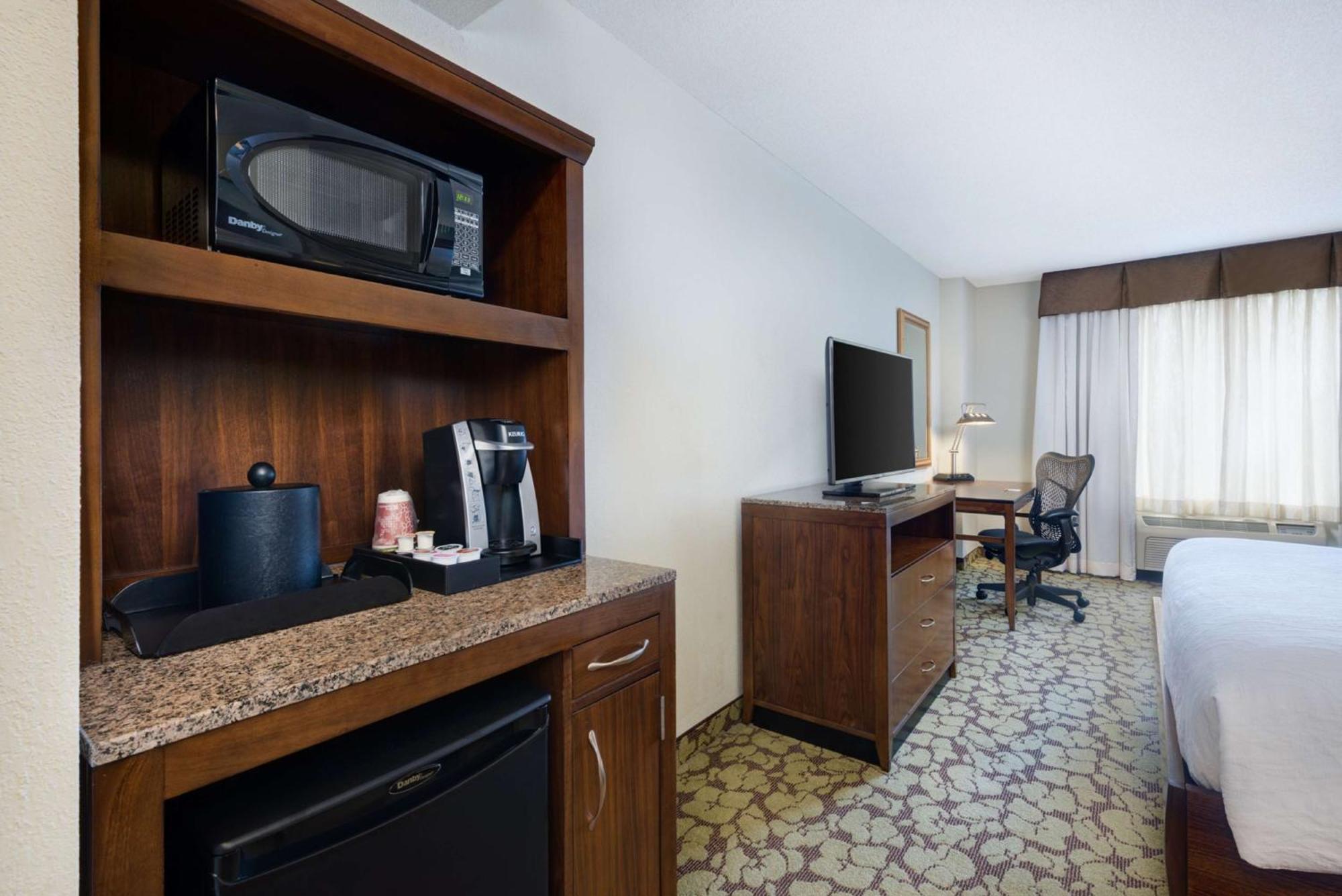 Hilton Garden Inn Atlanta North/Alpharetta Exterior photo